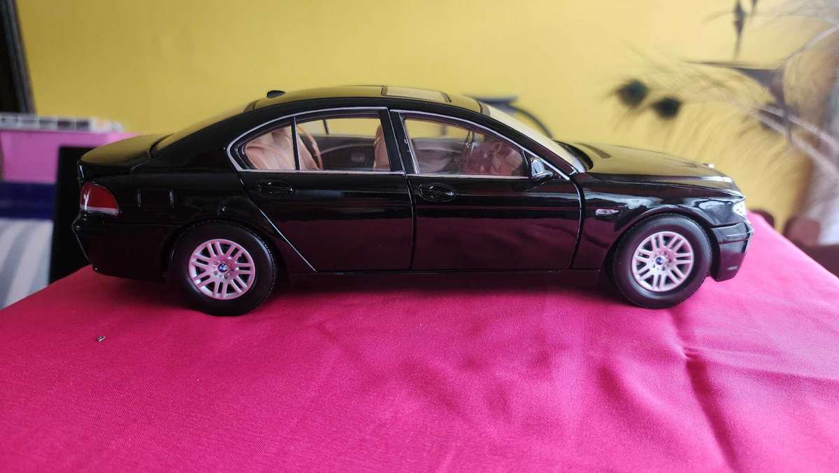 BMW 745i Motormax 1:18