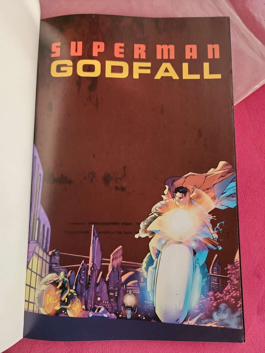 DC. Superman GODFALL