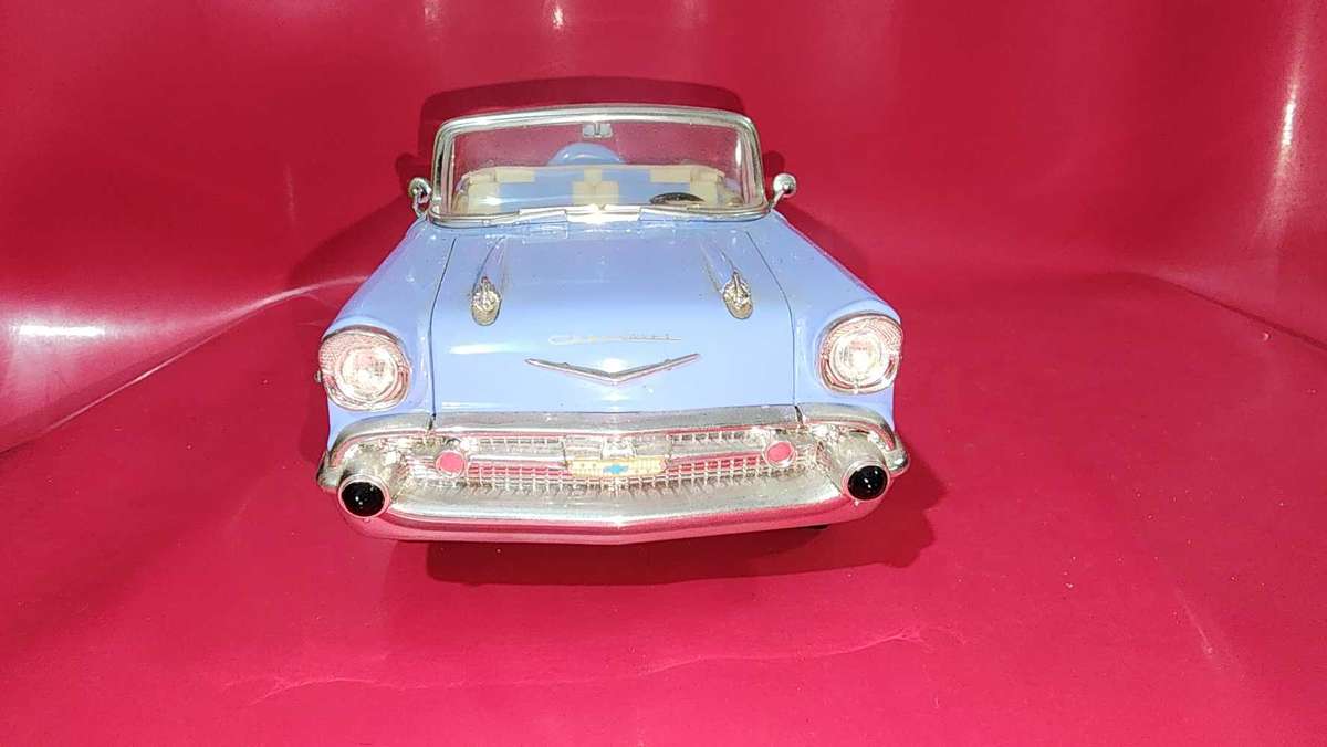 57' BelAir Convertible (1:18) by Road Signature
