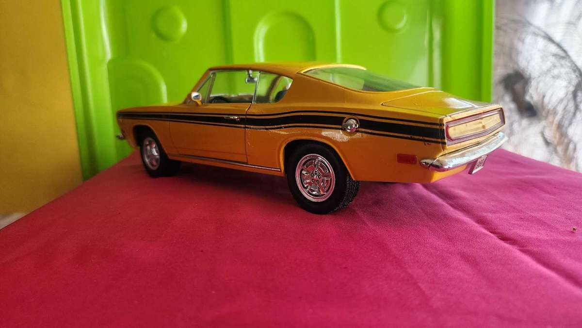 Valiant Baracuda "1:18" Plymouth Road Signature