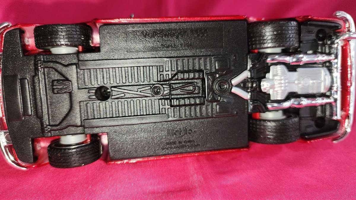 VW Notchback "Pimped" by Maisto