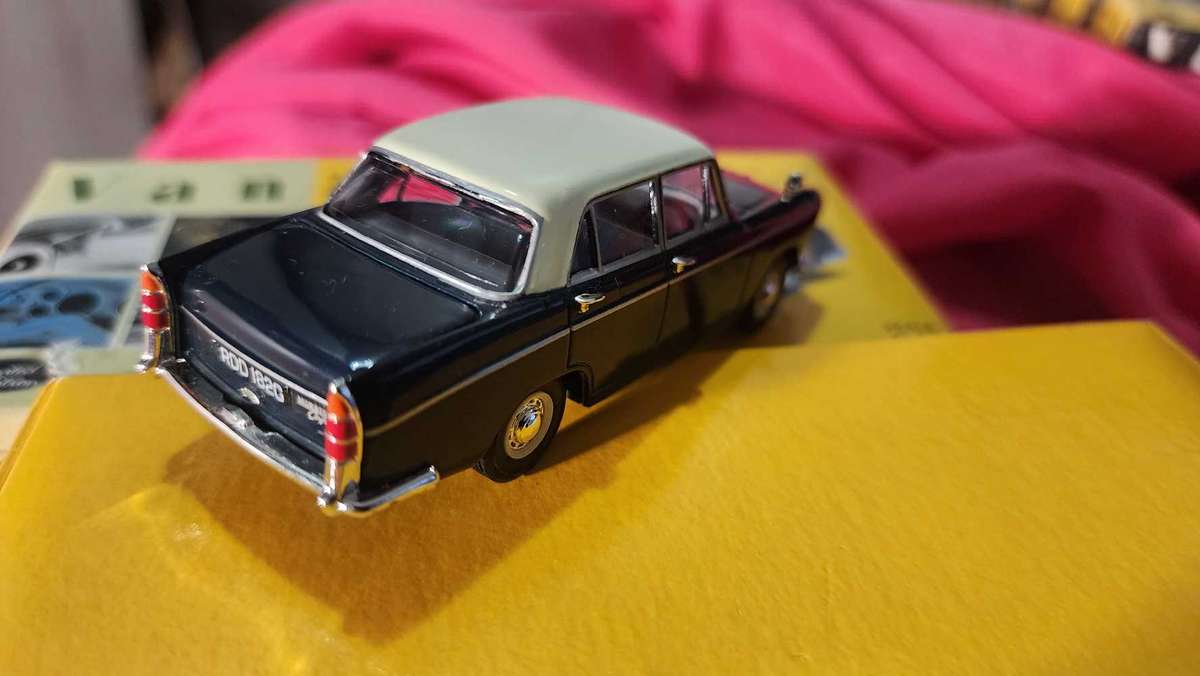 Morris Oxford By Vanguards