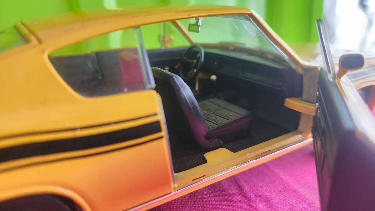 Valiant Baracuda "1:18" Plymouth Road Signature