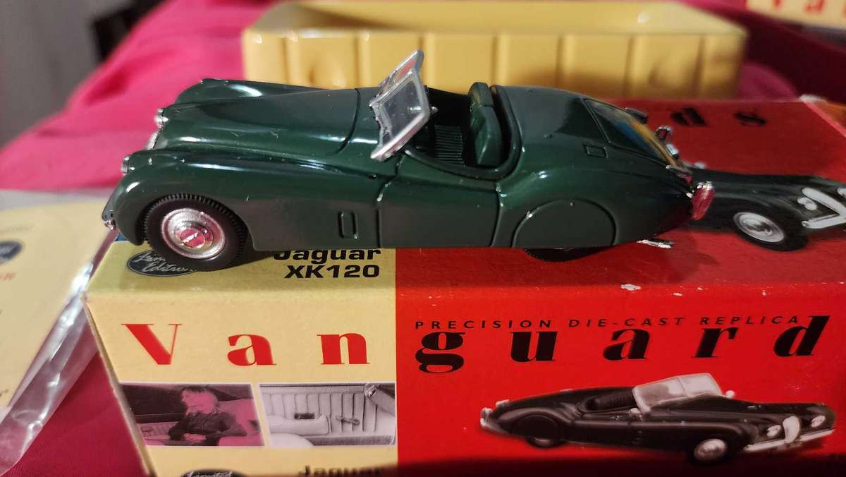 Jaguar XK 120 by Vanguards