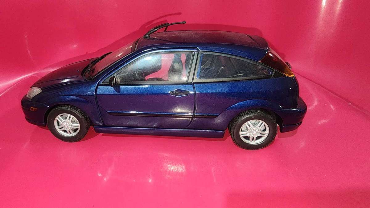 Ford Focus ZX3 (1:18) by Motormax