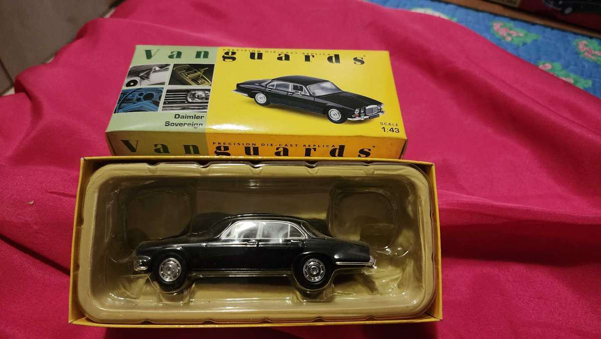 Daimler Sovereign ( Jag XJ6 ) by Vanguards