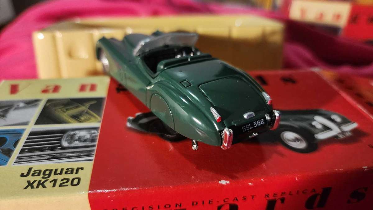 Jaguar XK 120 by Vanguards