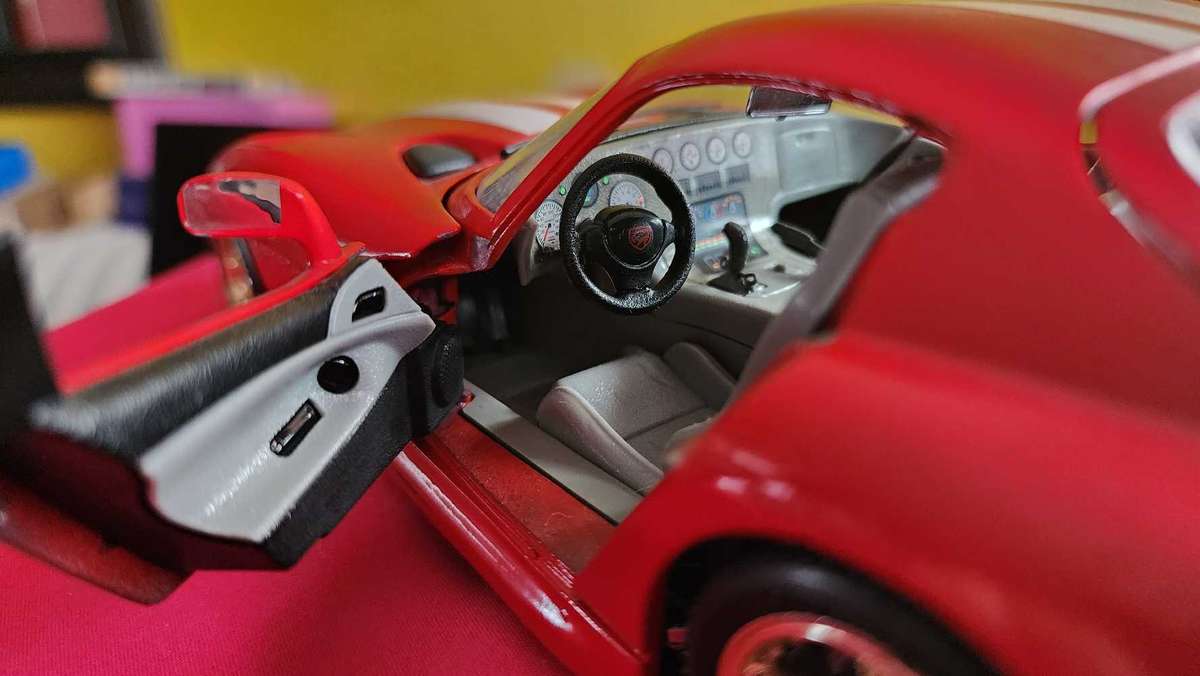 Viper GTS Coupe "Dodge" 1,18 Bburago