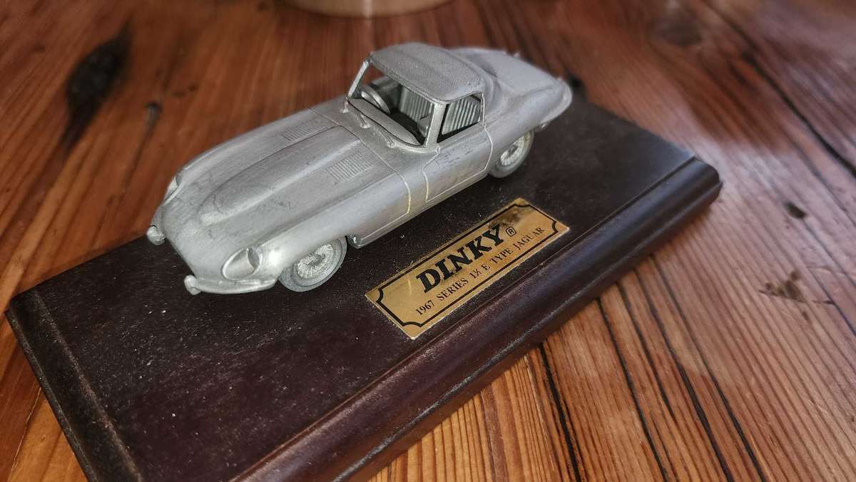 Dinky "Pewter" 1:43 Jaguar "E-Type"