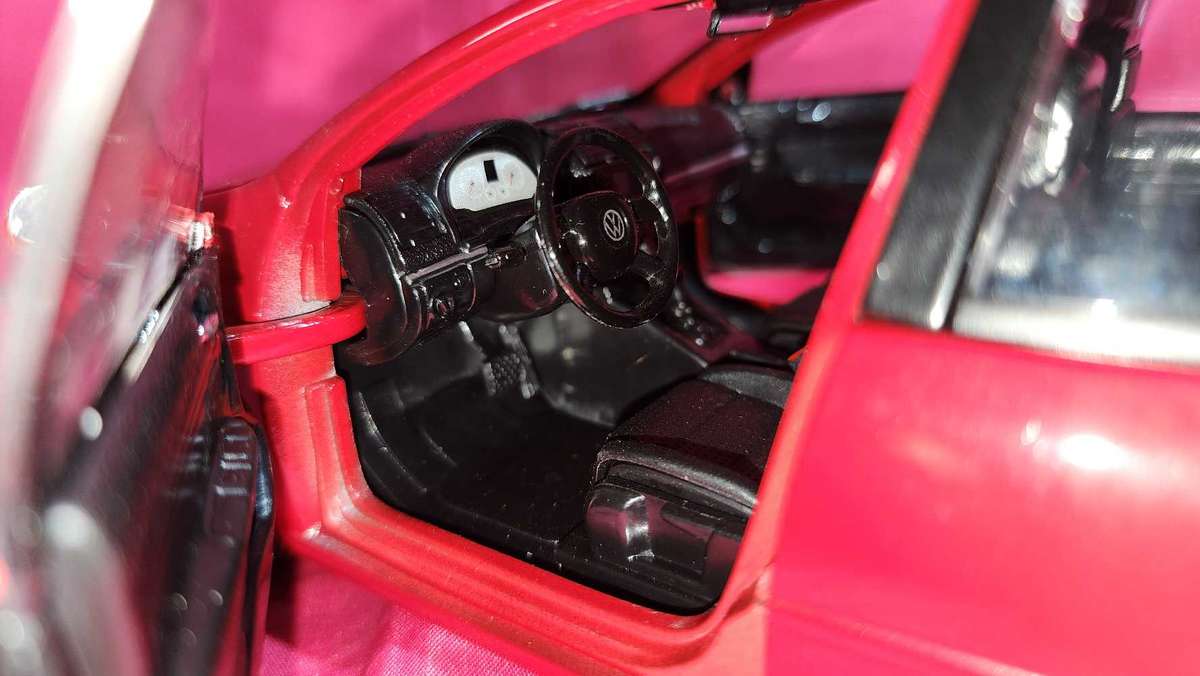 VW Golf 5 (1:18) Bburago