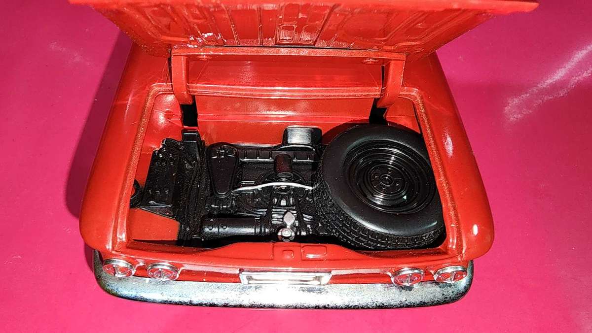 Chevrolet Corvair ( Air-Cooled ) 1:18 by Sunstar