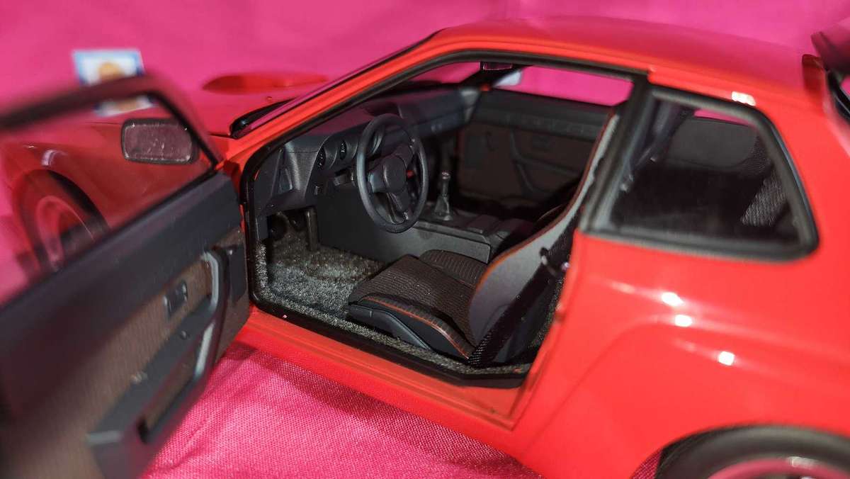 Porsche 924 ( Autoart ) 1:18