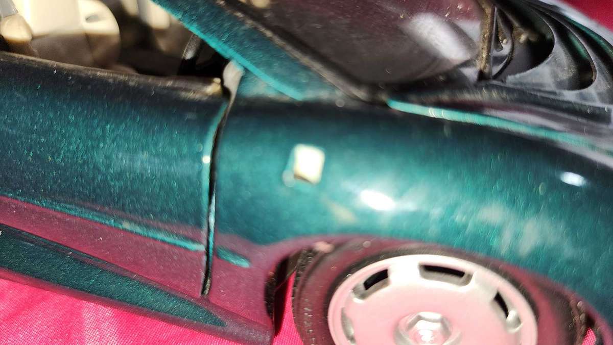 Jaguar X 220 (1:18) Maisto