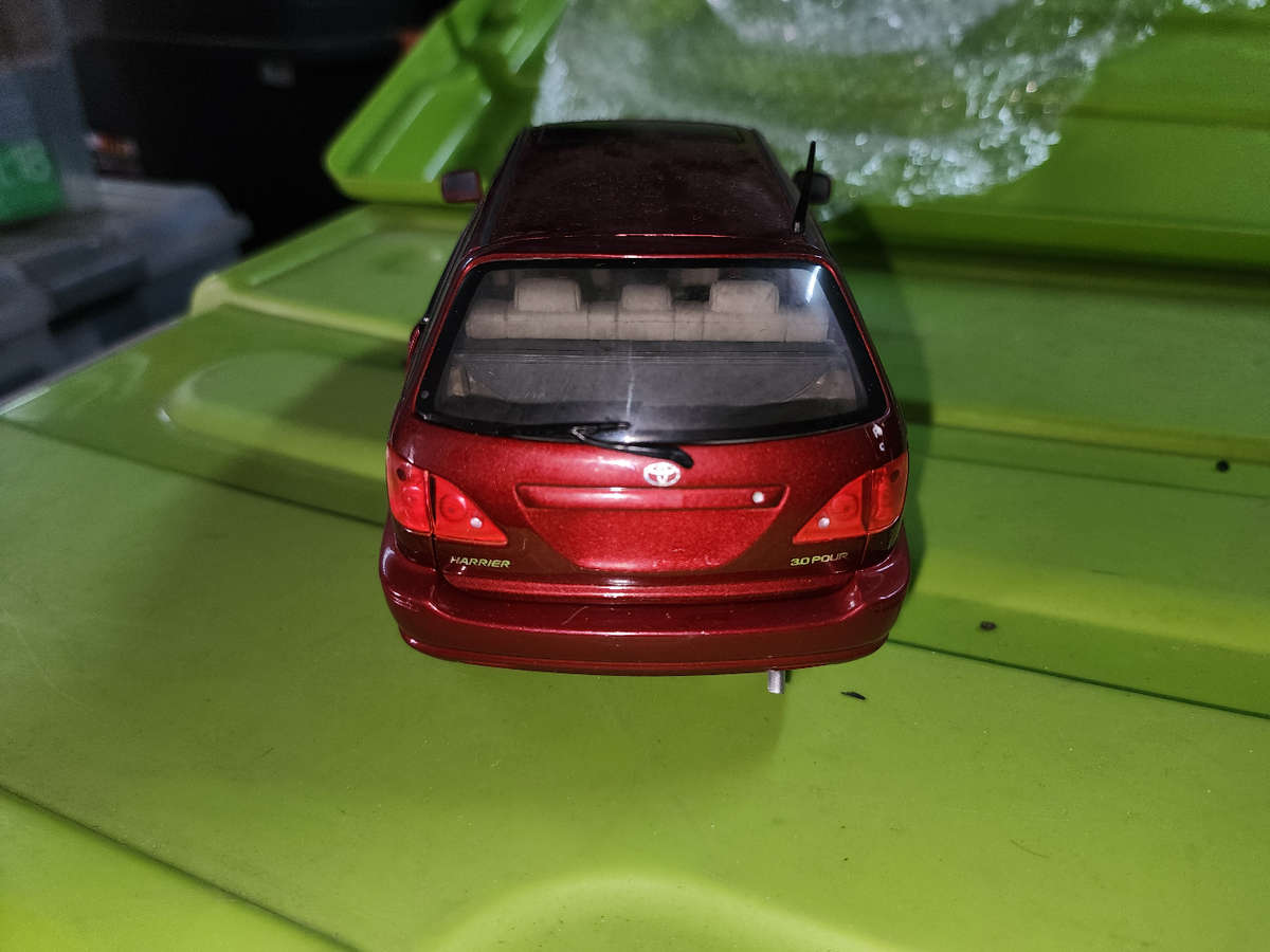 Toyota Harrier (1:18) AutoArt