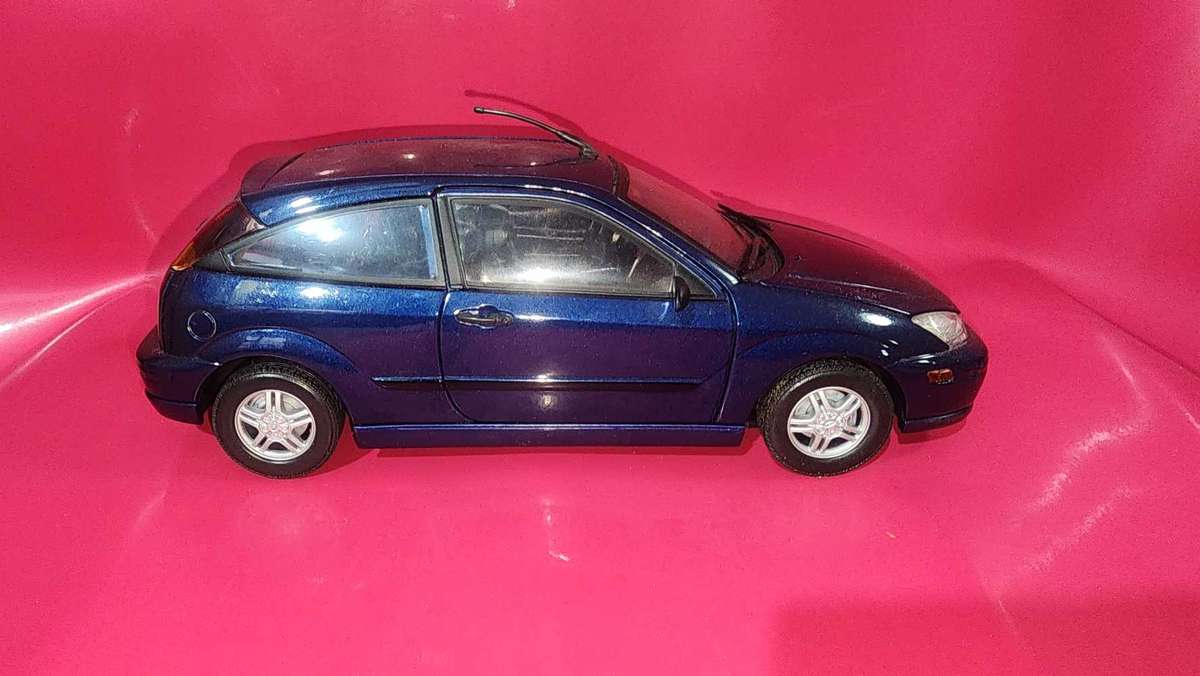 Ford Focus ZX3 (1:18) by Motormax