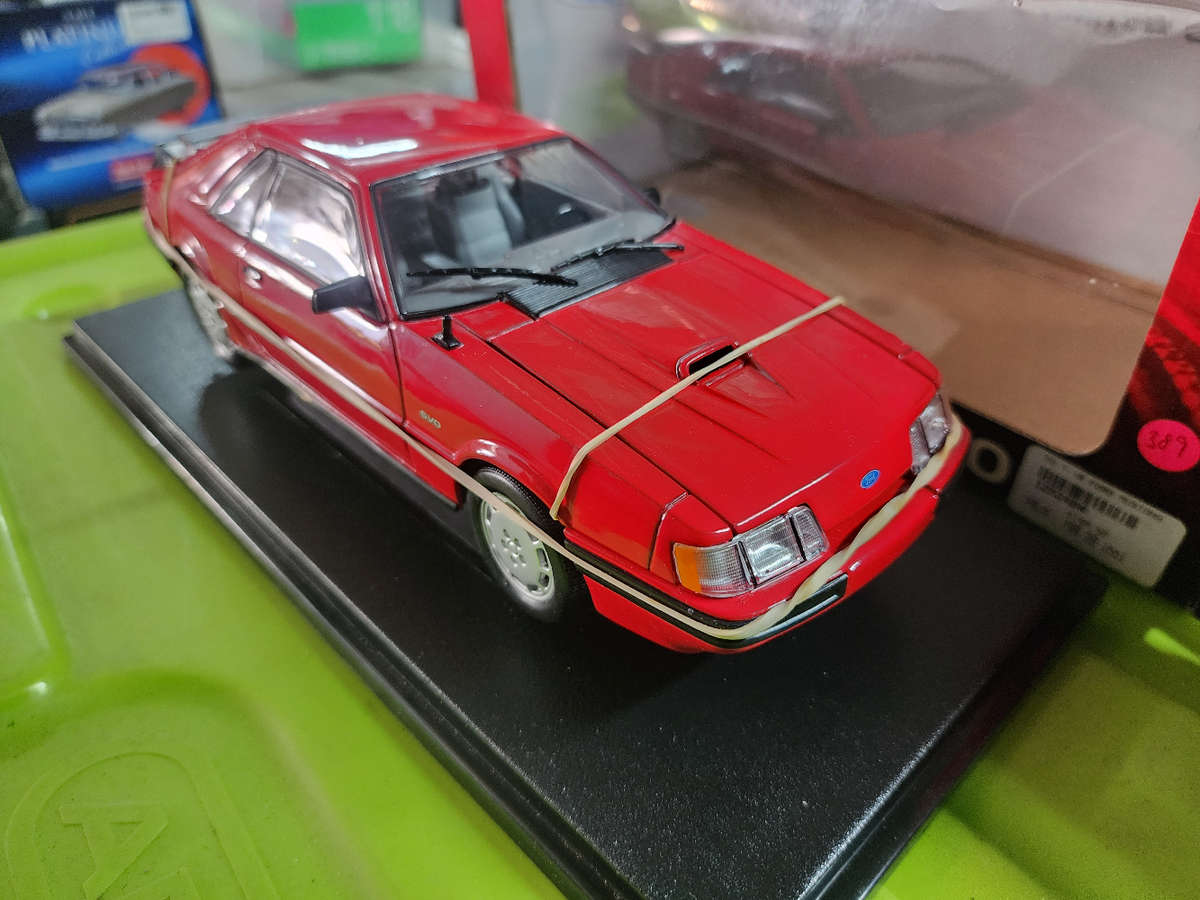 Ford Mustang SVO (1:18) Welly