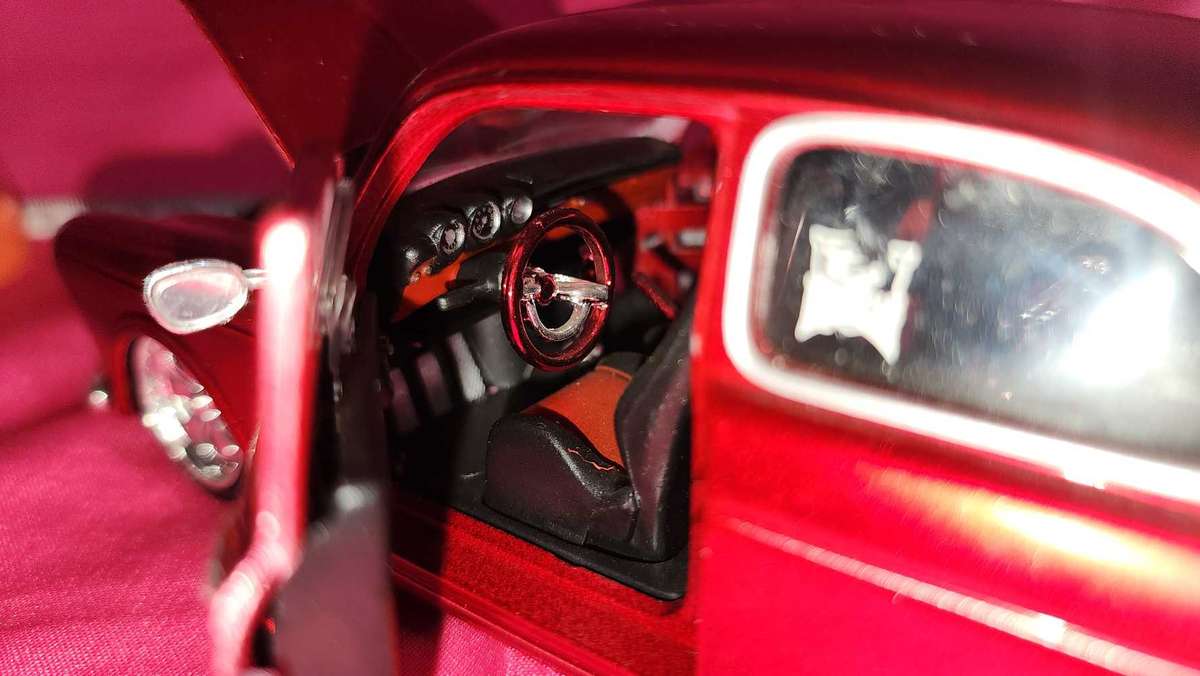 VW Notchback "Pimped" by Maisto