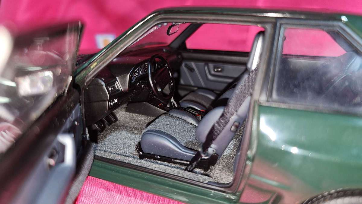 Audi Quattro (Legendary Car) 1:18 AutoArt