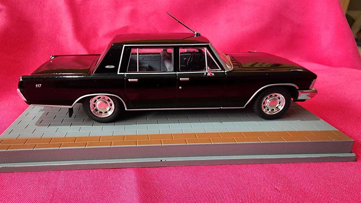 ZIL 117 from Russia (1:43) James Bond
