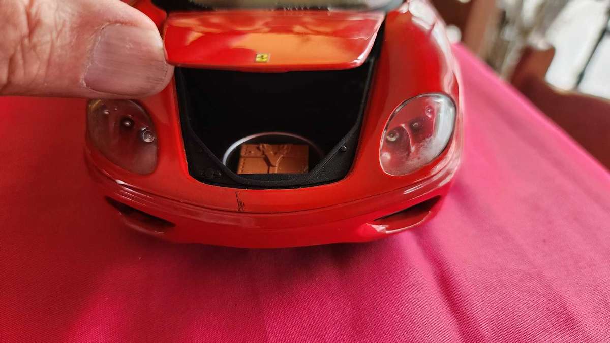 Ferrari 1:1> by Hotwheels