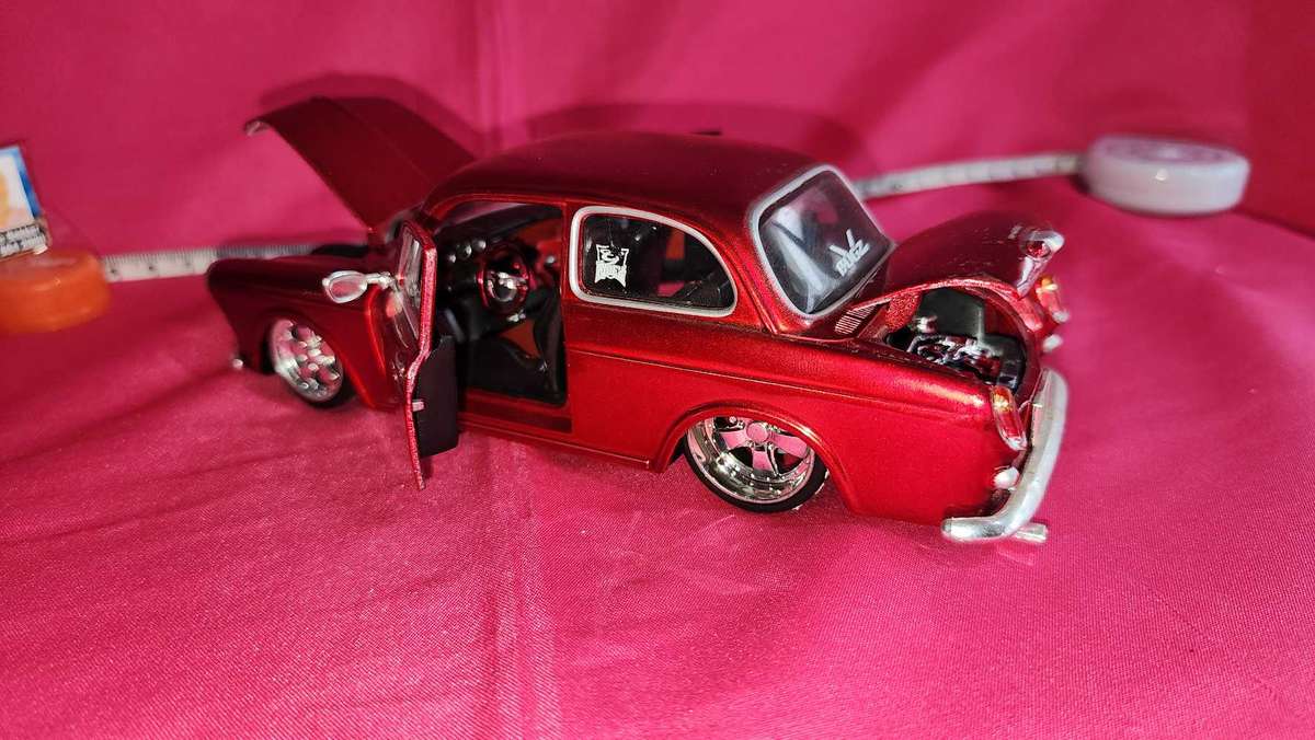 VW Notchback "Pimped" by Maisto