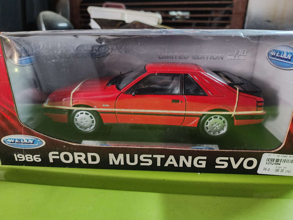Ford Mustang SVO (1:18) Welly