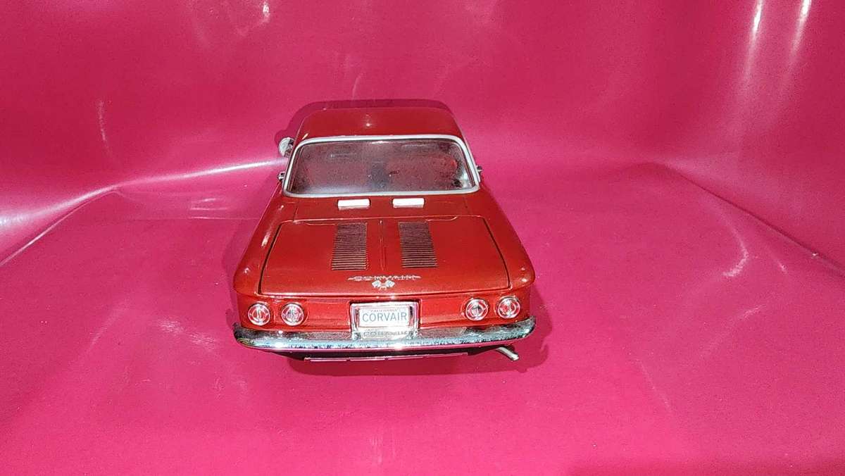 Chevrolet Corvair ( Air-Cooled ) 1:18 by Sunstar