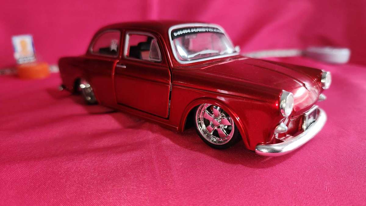 VW Notchback "Pimped" by Maisto