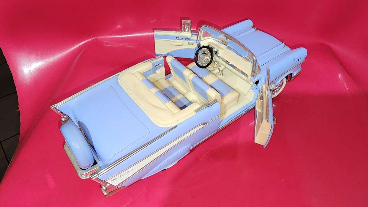 57' BelAir Convertible (1:18) by Road Signature