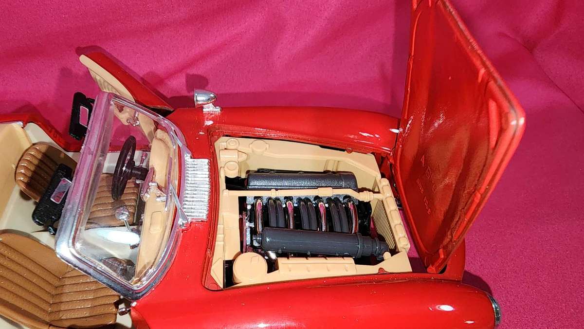 Mercedes 300 SL (Red) 1:18