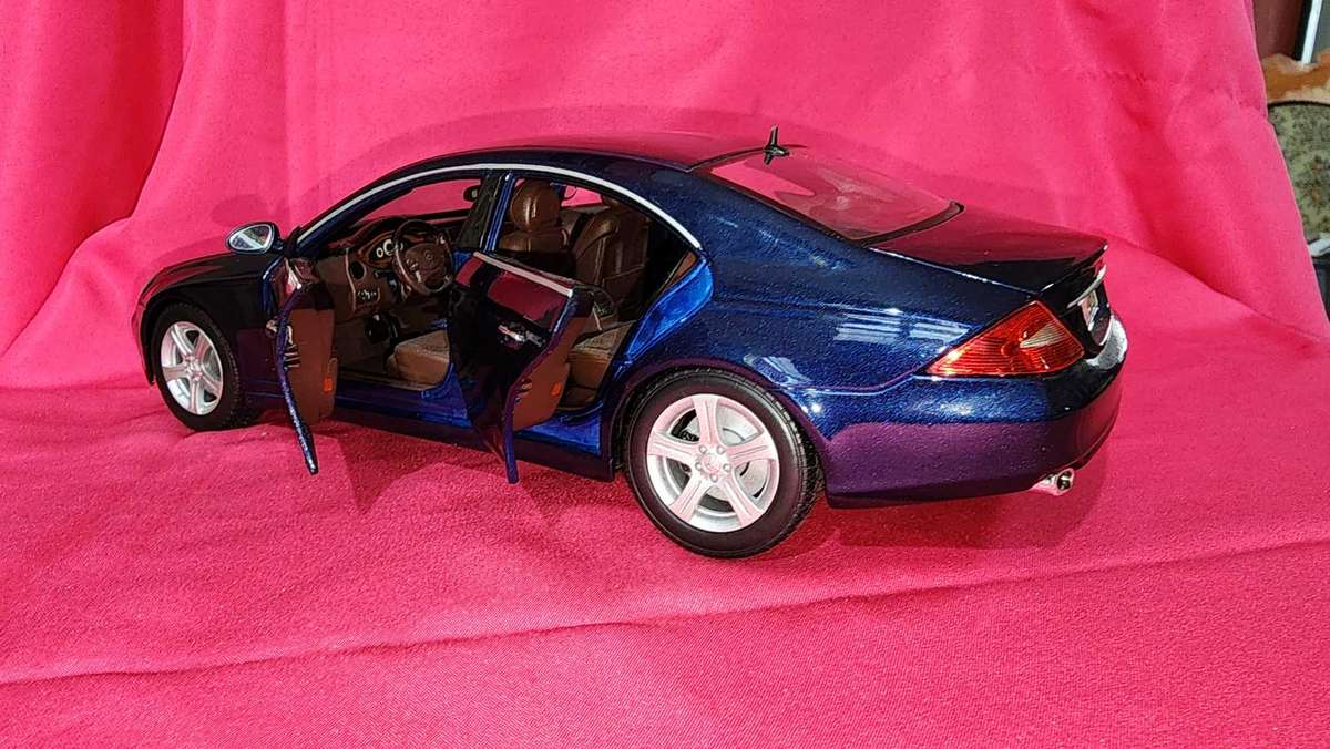 The Mercedes "CLS" 1:18