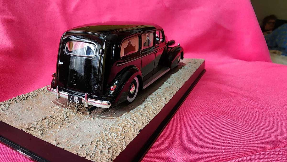 LA Salle Hearse (1:43)  James Bond