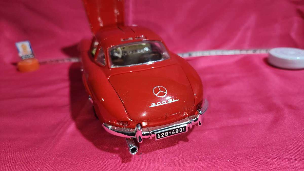 Merc 300 SL (1:18) Bburago