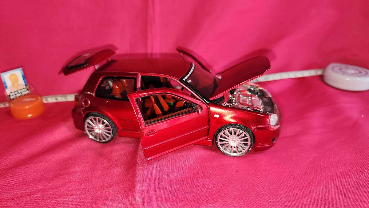 Pimped-Up Golf 4, R 32 (1:24)