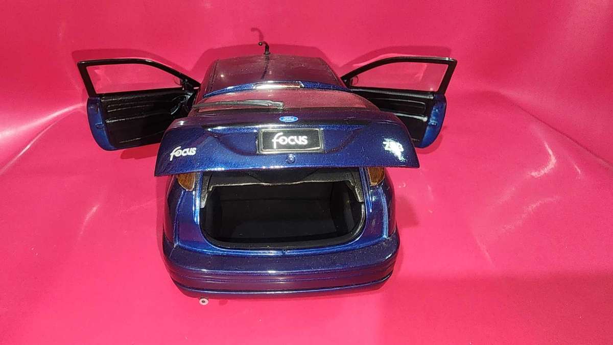 Ford Focus ZX3 (1:18) by Motormax