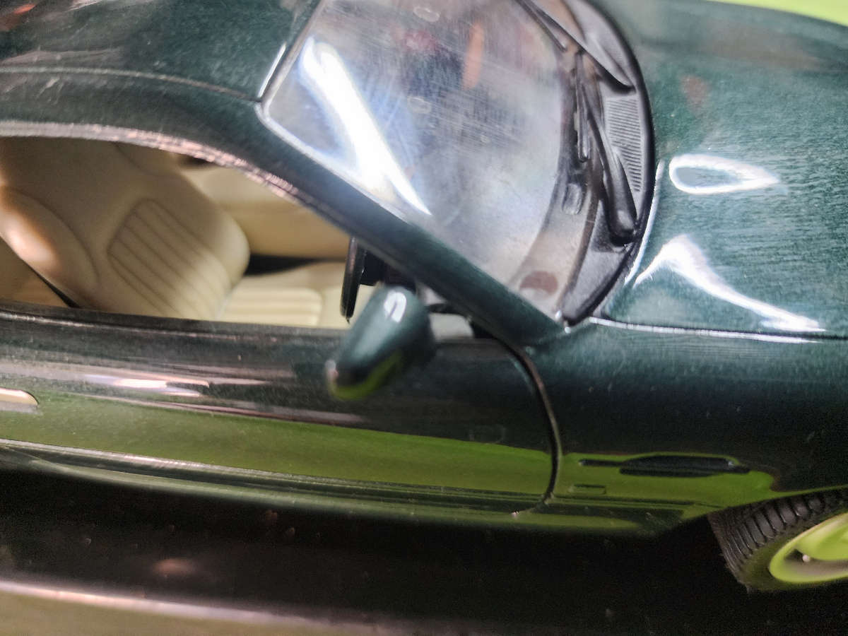 Aston Martin DB7 (1:18) Guiltoy