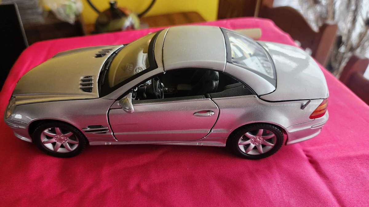 Mercedes Benz Style 1:18 Motormax