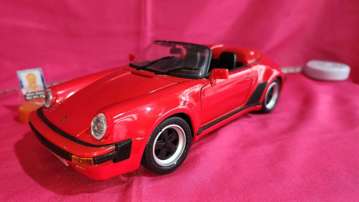 Porsche 911 Speedster (1:18) Maisto