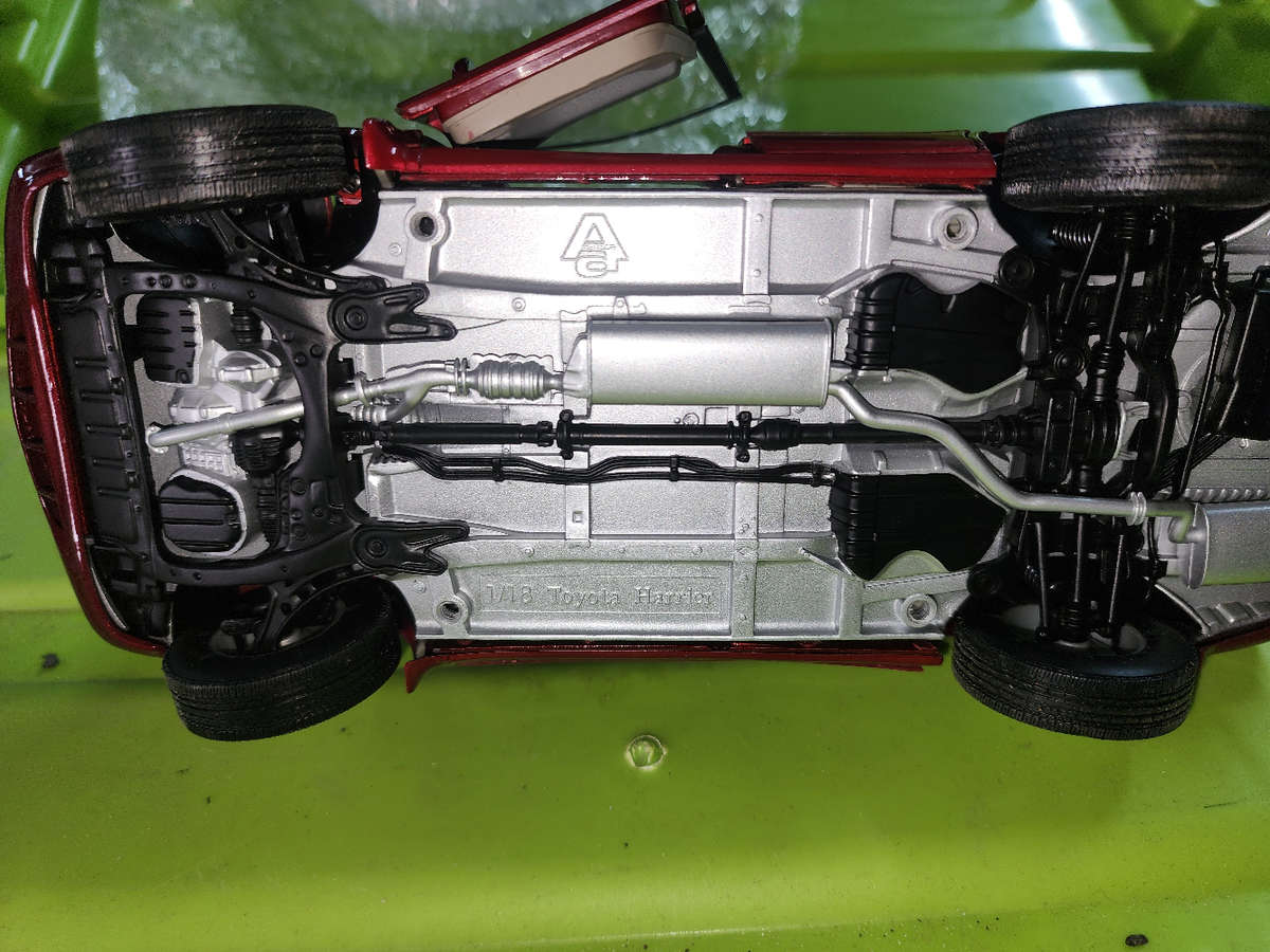 Toyota Harrier (1:18) AutoArt