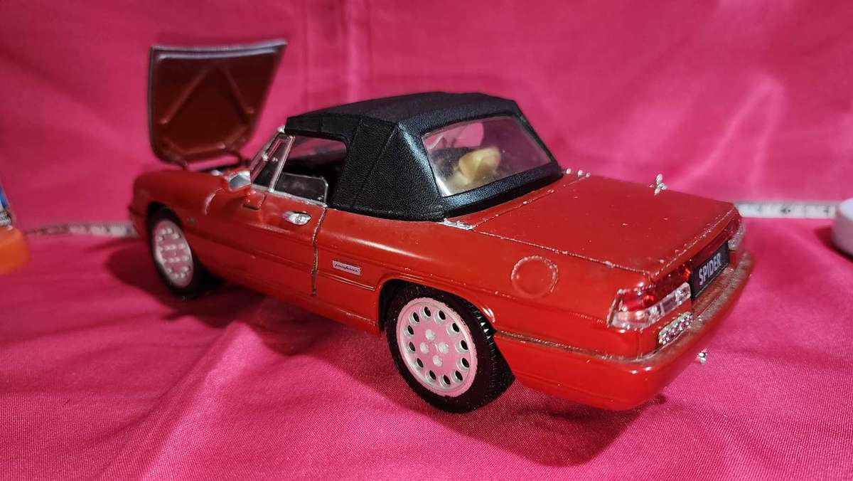 Alfa Spider (1:18) Jouef Evolotion