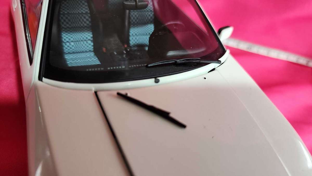 Porsche 928   ( Autoart )  1:18