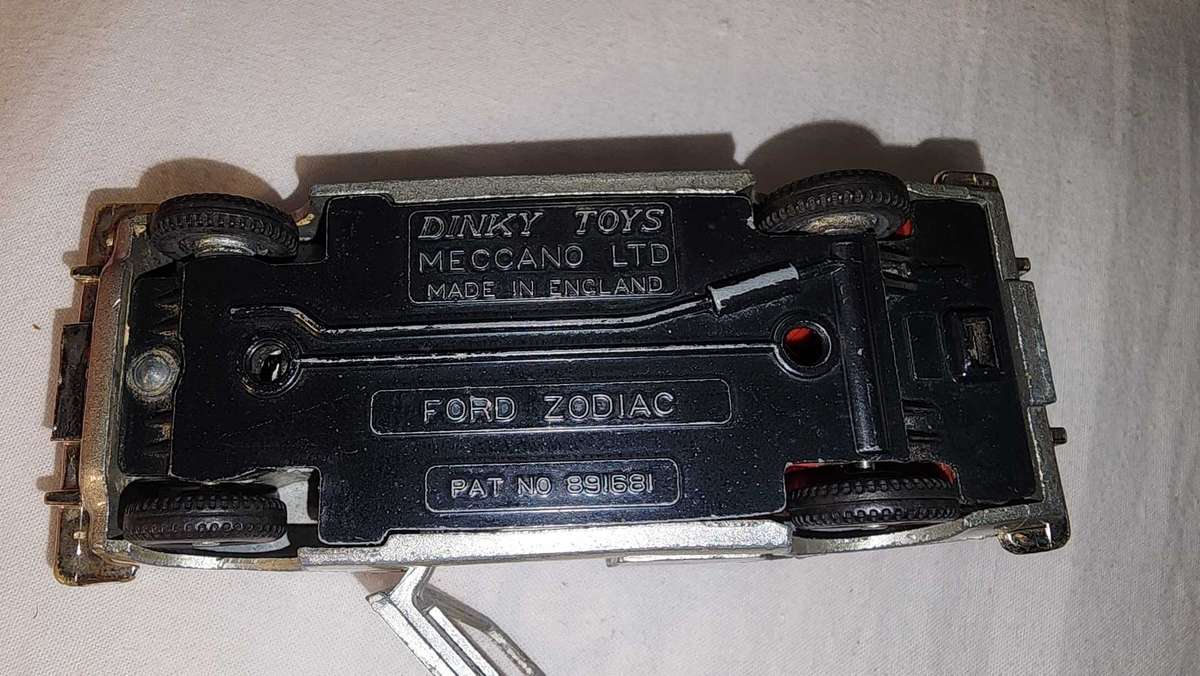 Ford Zodiac by Dinky