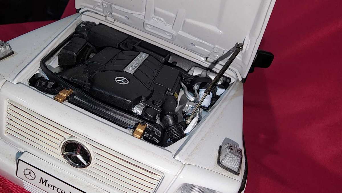 G-Wagon V8 Mercedes Benz (1:18)