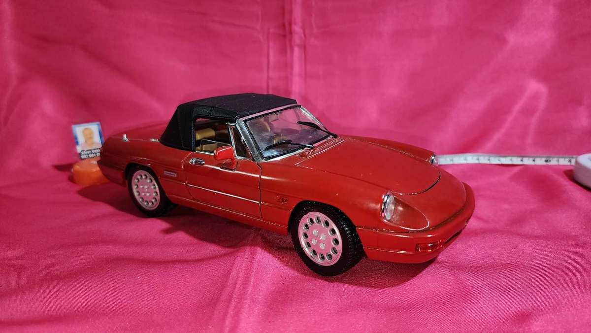 Alfa Spider (1:18) Jouef Evolotion