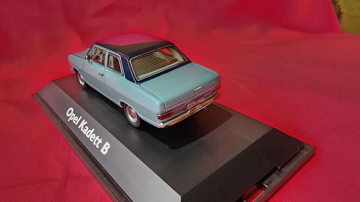 Old-School Opel Kadett "B" (1:43)