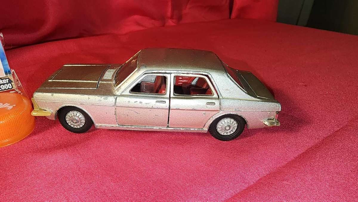 Ford Zodiac by Dinky