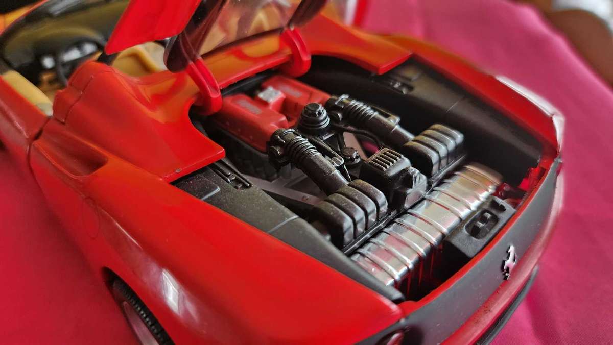 Ferrari 1:1> by Hotwheels