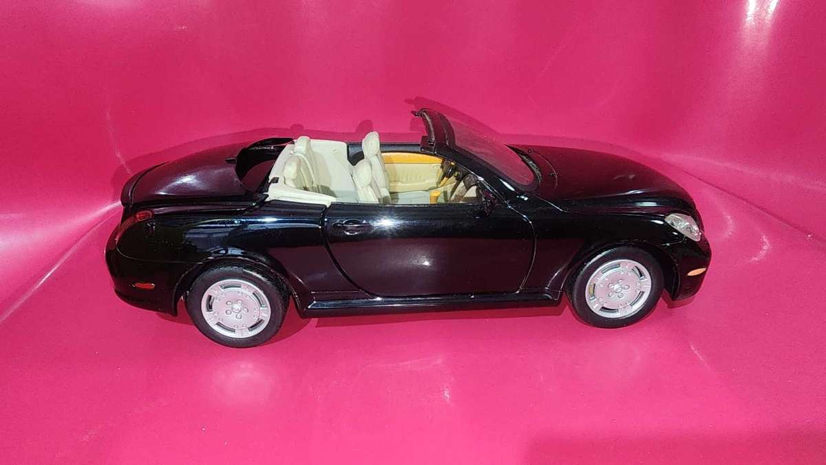 Lexus SC 430 (1:18) Motormax