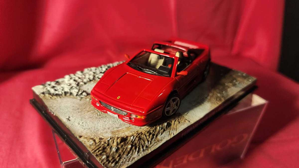 Ferrari F355 GTS   James Bond