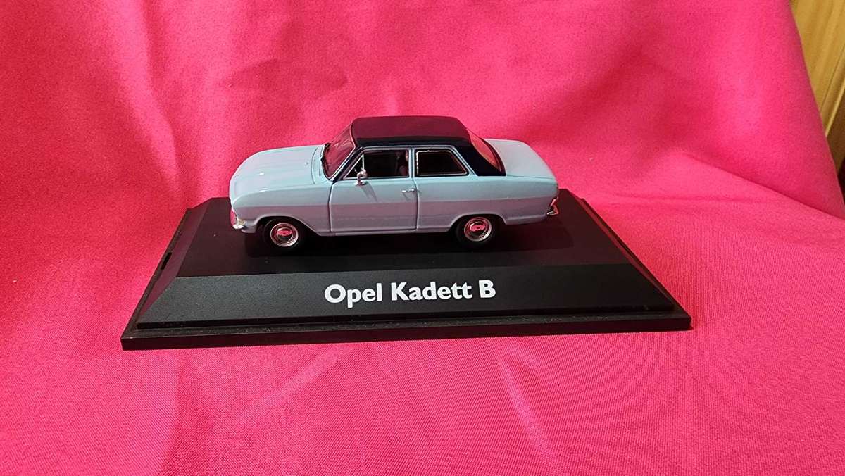 Old-School Opel Kadett "B" (1:43)